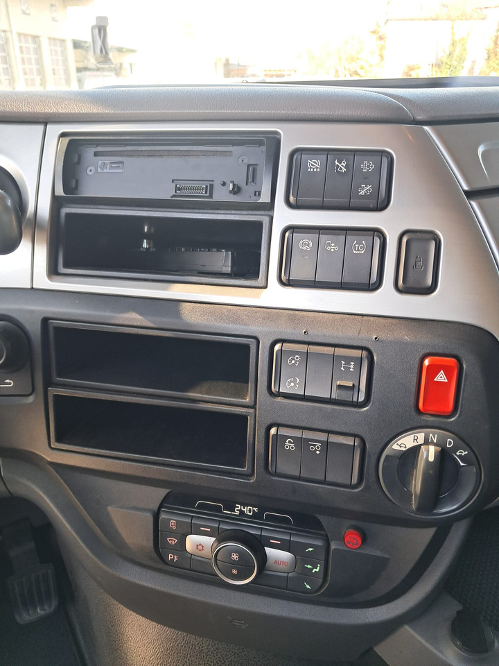 Camion porte-conteneur/ Caisse mobile DAF 530 FAN | Lift-Lenkachse | LBW | Retarder: photos 18 Camion porte-conteneur/ Caisse mobile DAF 530 FAN | Lift-Lenkachse | LBW | Retarder: photos 18