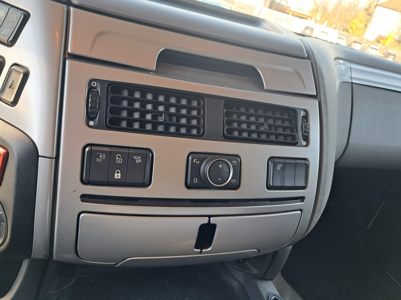 Camion porte-conteneur/ Caisse mobile DAF 530 FAN | Lift-Lenkachse | LBW | Retarder: photos 19 Camion porte-conteneur/ Caisse mobile DAF 530 FAN | Lift-Lenkachse | LBW | Retarder: photos 19