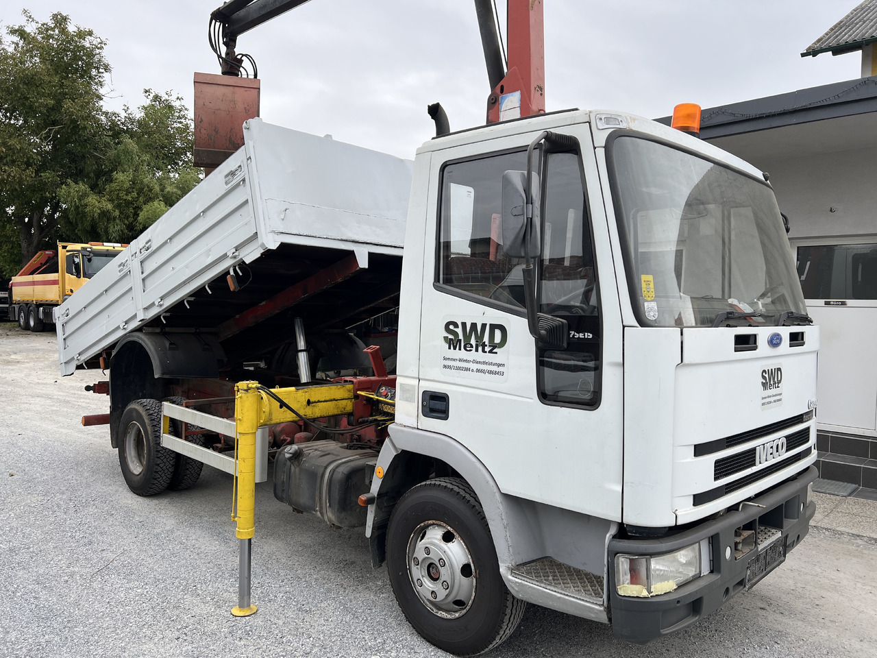 IVECO EUROCARGO 75E15 Kipper mit Kran - Camion benne, Camion grue: photos 2 IVECO EUROCARGO 75E15 Kipper mit Kran - Camion benne, Camion grue: photos 2