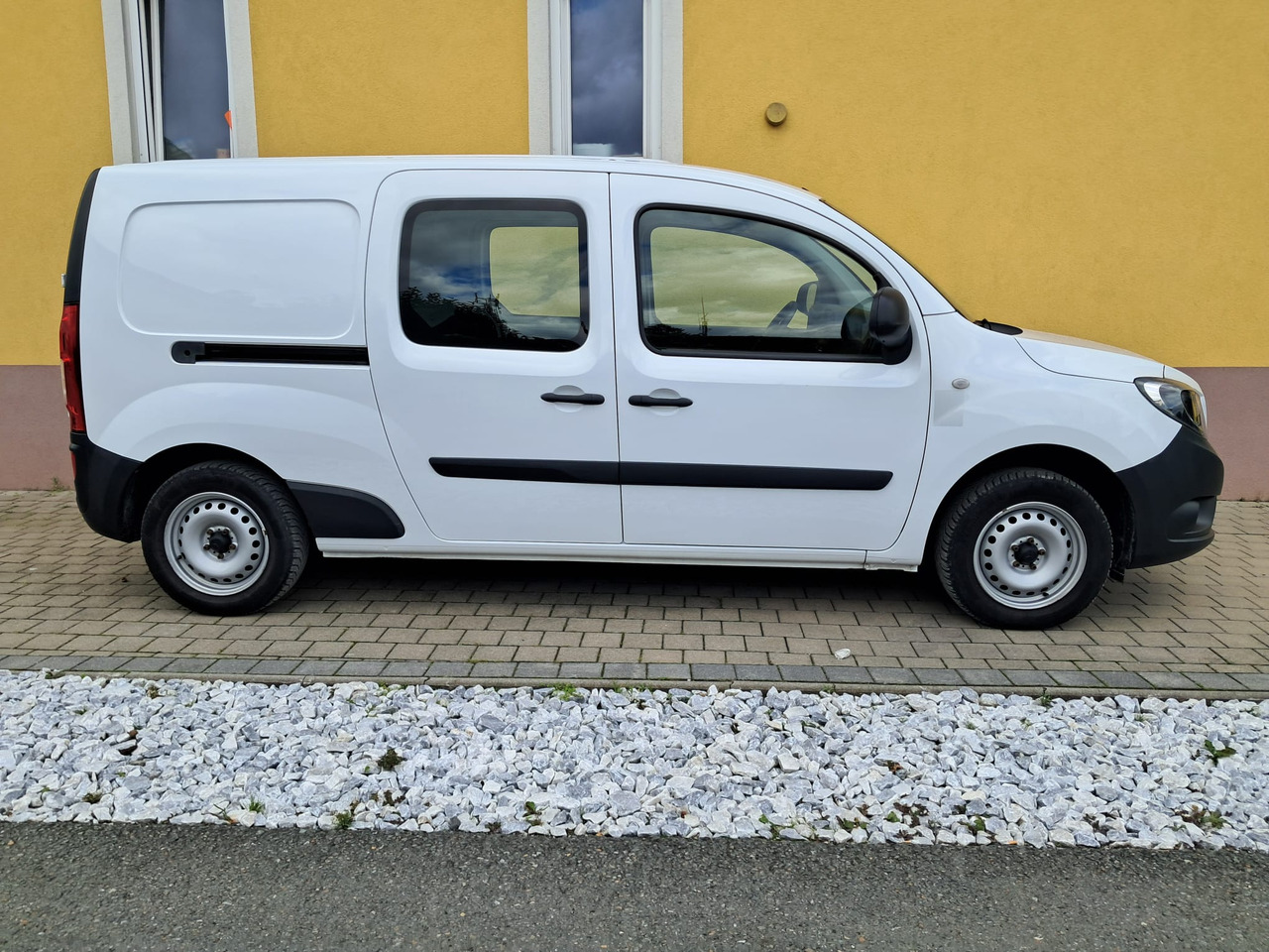 MERCEDES-BENZ Citan 109 CDI 5-Sitzer DKA | Schiebet. beids. | Klima | - Véhicule utilitaire, Utilitaire double cabine: photos 3 MERCEDES-BENZ Citan 109 CDI 5-Sitzer DKA | Schiebet. beids. | Klima | - Véhicule utilitaire, Utilitaire double cabine: photos 3