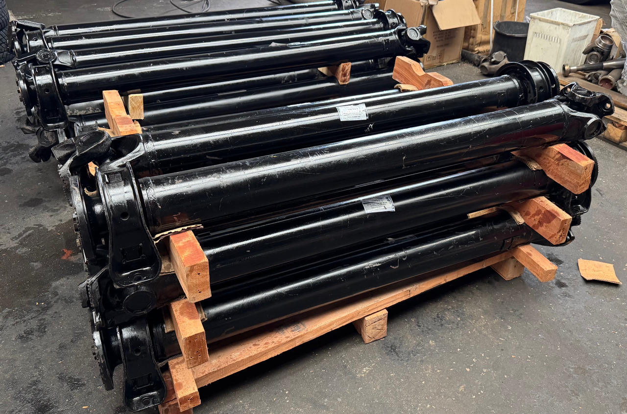 MAN - Arbre à cardan: photos 1 MAN - Arbre à cardan: photos 1