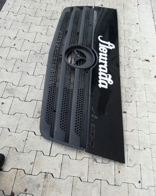 ATRAPA GRILL MASKA MERCEDES ATEGO EURO6 - Capot pour Camion: photos 5 ATRAPA GRILL MASKA MERCEDES ATEGO EURO6 - Capot pour Camion: photos 5
