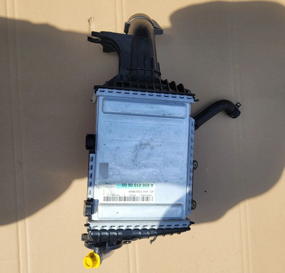 CHŁODNICA PŁYNU MERCEDES A6560100600 - Radiateur: photos 1 CHŁODNICA PŁYNU MERCEDES A6560100600 - Radiateur: photos 1