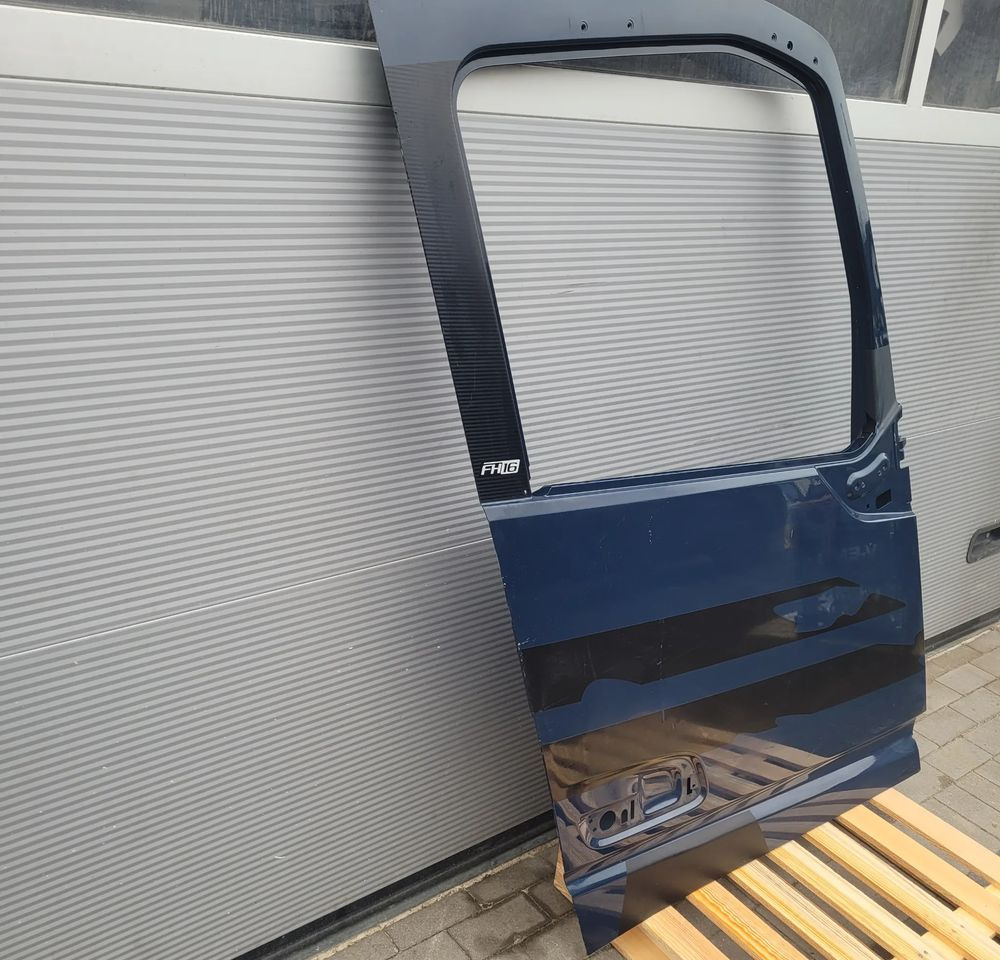 DRZWI VOLVO FH4 FH5 ORYGINAŁ RH. CHWALIM116 - Portière et pièces pour Camion: photos 2 DRZWI VOLVO FH4 FH5 ORYGINAŁ RH. CHWALIM116 - Portière et pièces pour Camion: photos 2