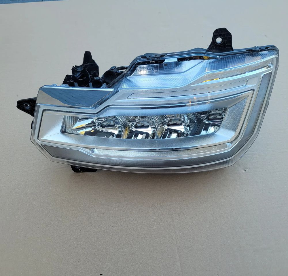 LAMPA LED DAF XF XG ORYGINAŁ 2188985 CHWALIM116 - Lumière/ Éclairage pour Camion: photos 1 LAMPA LED DAF XF XG ORYGINAŁ 2188985 CHWALIM116 - Lumière/ Éclairage pour Camion: photos 1