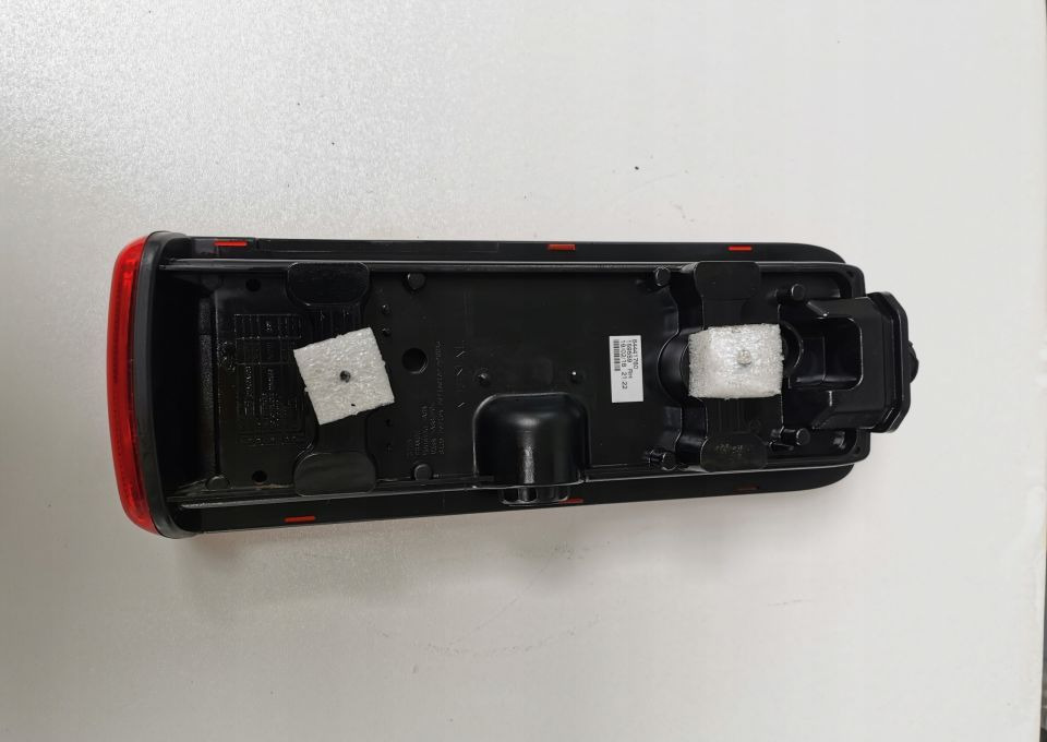 LAMPA TYL VOLVO FMX FM LED RH. ORYGINAŁ - Feu arrière pour Camion: photos 4 LAMPA TYL VOLVO FMX FM LED RH. ORYGINAŁ - Feu arrière pour Camion: photos 4