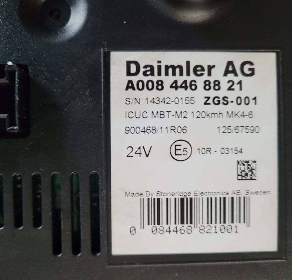 LICZNIK MERCEDES ACTROS MP4 A008 446 88 21 - Panel de instrumentos pour Camion: photos 2 LICZNIK MERCEDES ACTROS MP4 A008 446 88 21 - Panel de instrumentos pour Camion: photos 2