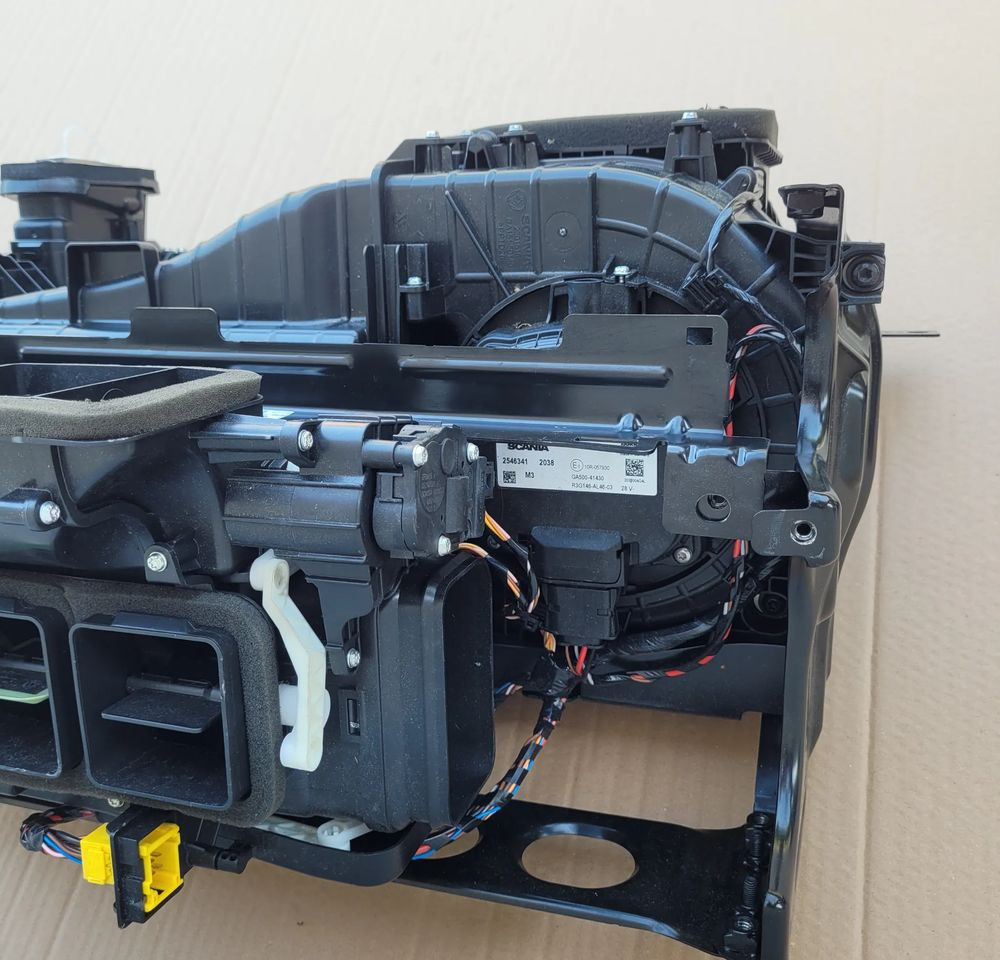 NAGRZEWNICA SCANIA R NGT NM. 2662616 - Chauffage/ Ventilation pour Camion: photos 3 NAGRZEWNICA SCANIA R NGT NM. 2662616 - Chauffage/ Ventilation pour Camion: photos 3