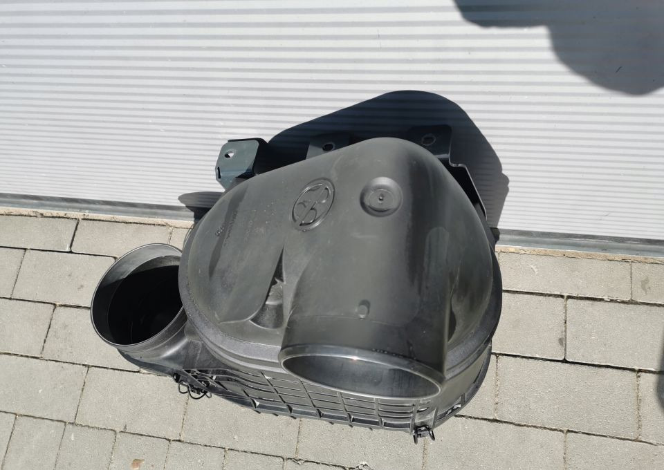 Obudowa filtra powietrza iveco eurocargo 580155845 - Filtre à air pour Camion: photos 3 Obudowa filtra powietrza iveco eurocargo 580155845 - Filtre à air pour Camion: photos 3