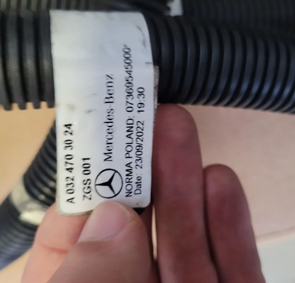 PRZEWODY AD BULE MERCEDES ACTROS MP4 MP5 A0324703024 - Système d'échappement pour Camion: photos 2 PRZEWODY AD BULE MERCEDES ACTROS MP4 MP5 A0324703024 - Système d'échappement pour Camion: photos 2