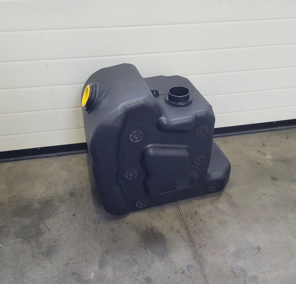 ZBIORNIK AD BULE VOLVO FH4 LOW DECK OM 23251717 CHWALIM116 - AdBlue réservoir pour Camion: photos 1 ZBIORNIK AD BULE VOLVO FH4 LOW DECK OM 23251717 CHWALIM116 - AdBlue réservoir pour Camion: photos 1