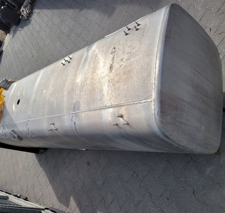 ZBIORNIK PALIWA DAF XF 106 845L 1944801 230X63X68 - Réservoir de carburant pour Camion: photos 2 ZBIORNIK PALIWA DAF XF 106 845L 1944801 230X63X68 - Réservoir de carburant pour Camion: photos 2