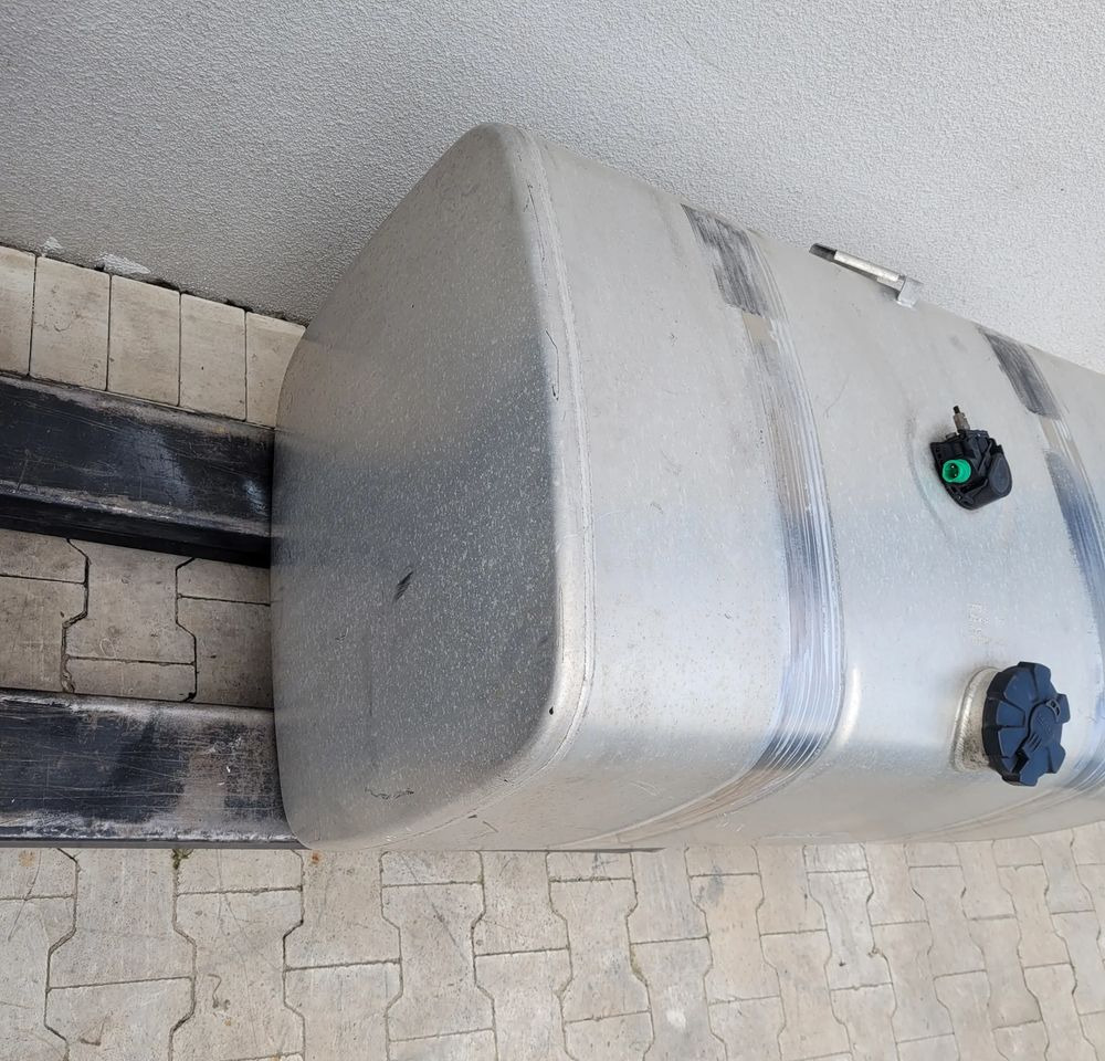 ZBIORNIK PALIWA DAF XF 106 CF 430L - Réservoir de carburant pour Camion: photos 3 ZBIORNIK PALIWA DAF XF 106 CF 430L - Réservoir de carburant pour Camion: photos 3