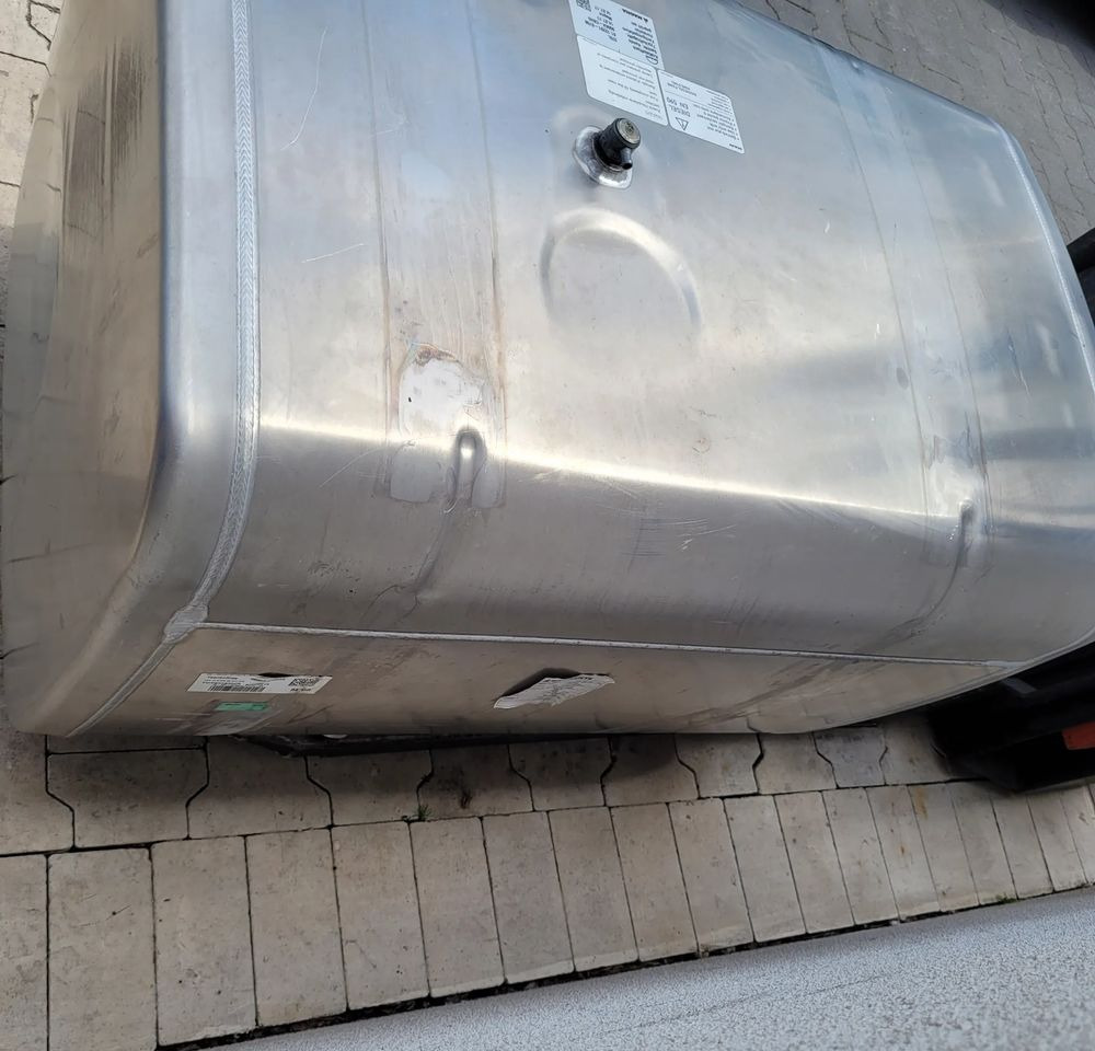 ZBIORNIK PALIWA MAN TGX 370L 81.12201-6798 100X63X68CM - Réservoir de carburant pour Camion: photos 4 ZBIORNIK PALIWA MAN TGX 370L 81.12201-6798 100X63X68CM - Réservoir de carburant pour Camion: photos 4