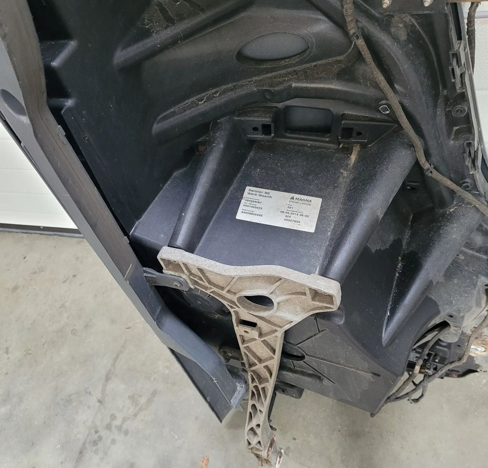 ZDERZAK MERCEDES ACTROS MP4 LEWY - Pare-chocs pour Camion: photos 4 ZDERZAK MERCEDES ACTROS MP4 LEWY - Pare-chocs pour Camion: photos 4