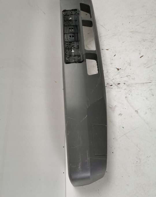 ZDERZAK MERCEDES VARIO 670 ORYGINAŁ - Pare-chocs pour Véhicule utilitaire: photos 4 ZDERZAK MERCEDES VARIO 670 ORYGINAŁ - Pare-chocs pour Véhicule utilitaire: photos 4