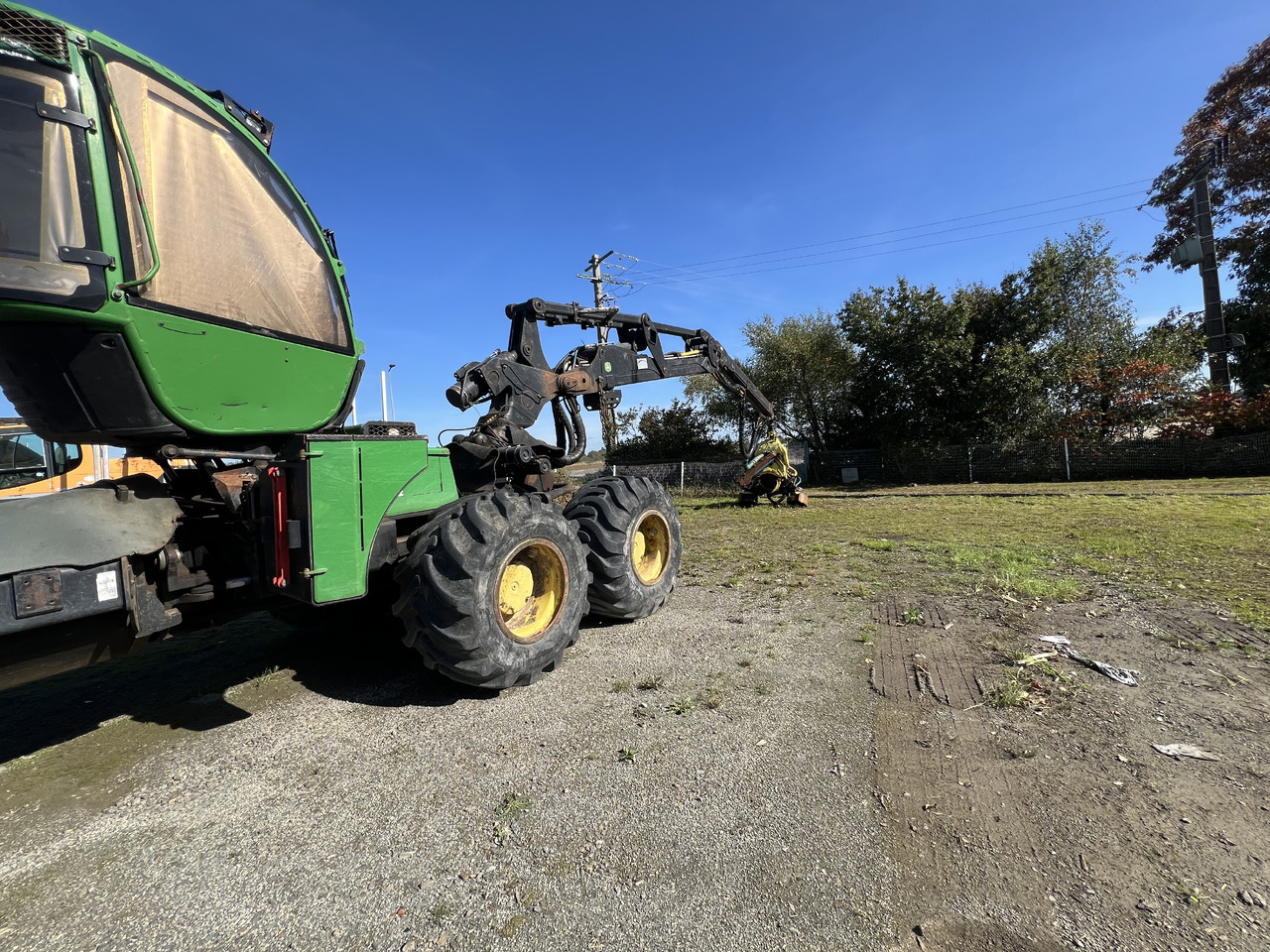 JOHN DEERE 1270E - Abatteuse: photos 2 JOHN DEERE 1270E - Abatteuse: photos 2