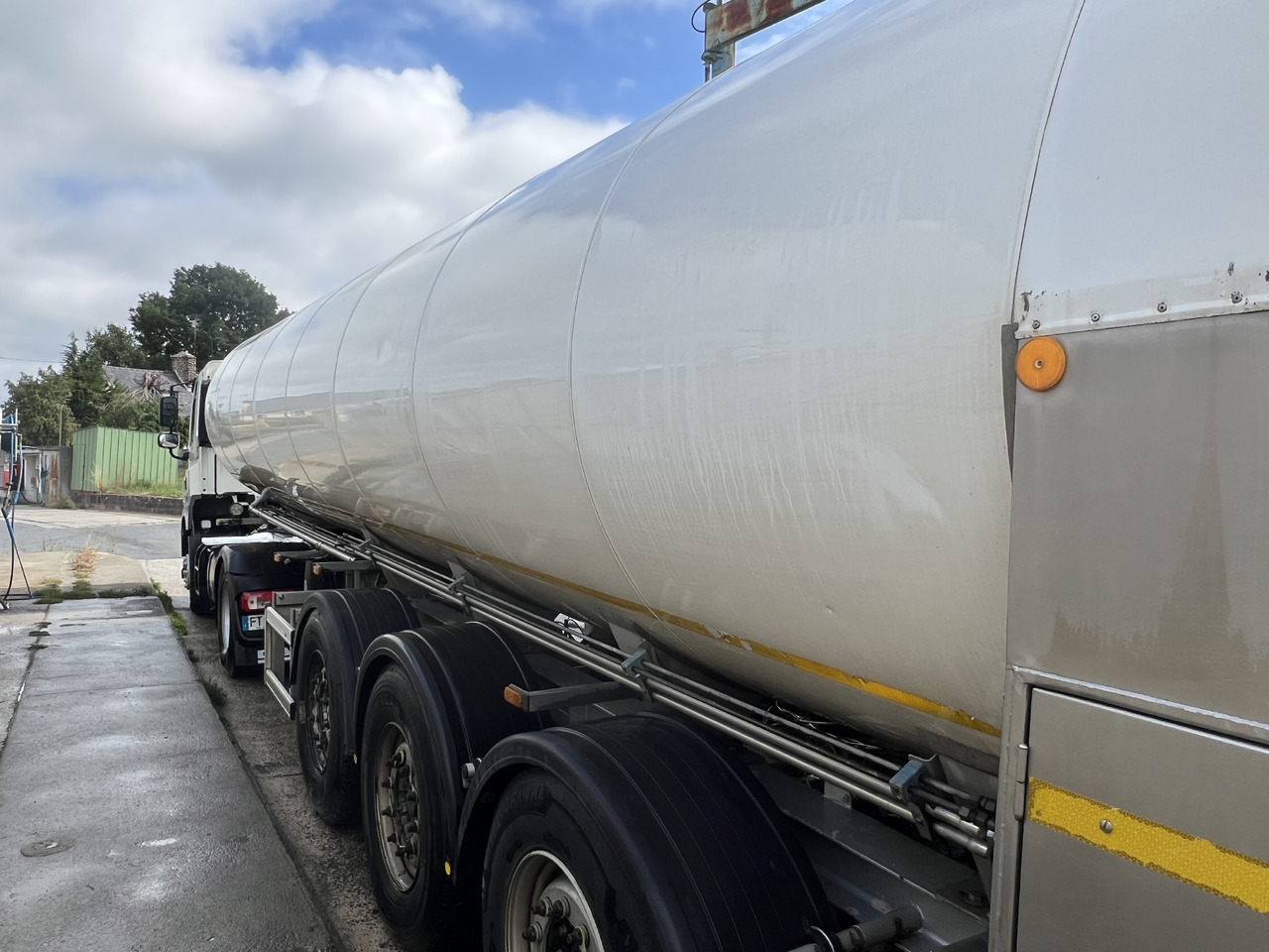 Maisonneue - Semi-remorque citerne: photos 1 Maisonneue - Semi-remorque citerne: photos 1