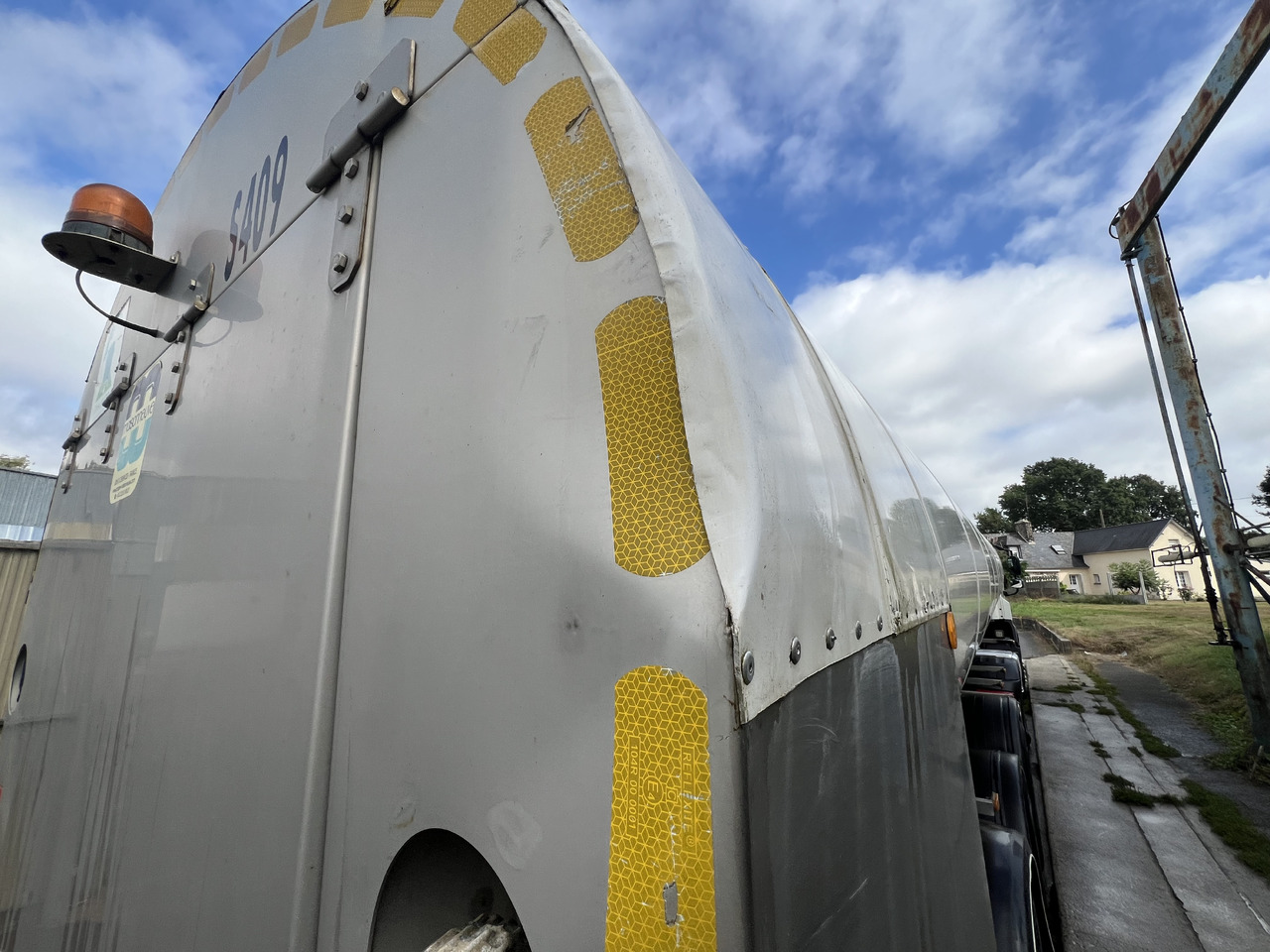 Maisonneue - Semi-remorque citerne: photos 5 Maisonneue - Semi-remorque citerne: photos 5