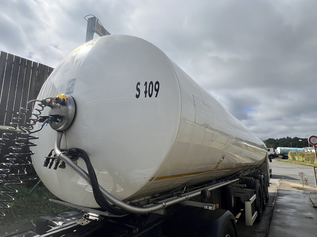 Maisonneue - Semi-remorque citerne: photos 2 Maisonneue - Semi-remorque citerne: photos 2