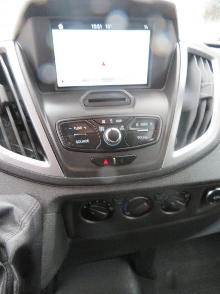 Fourgon grand volume Ford Transit 2.0TDCi: photos 16