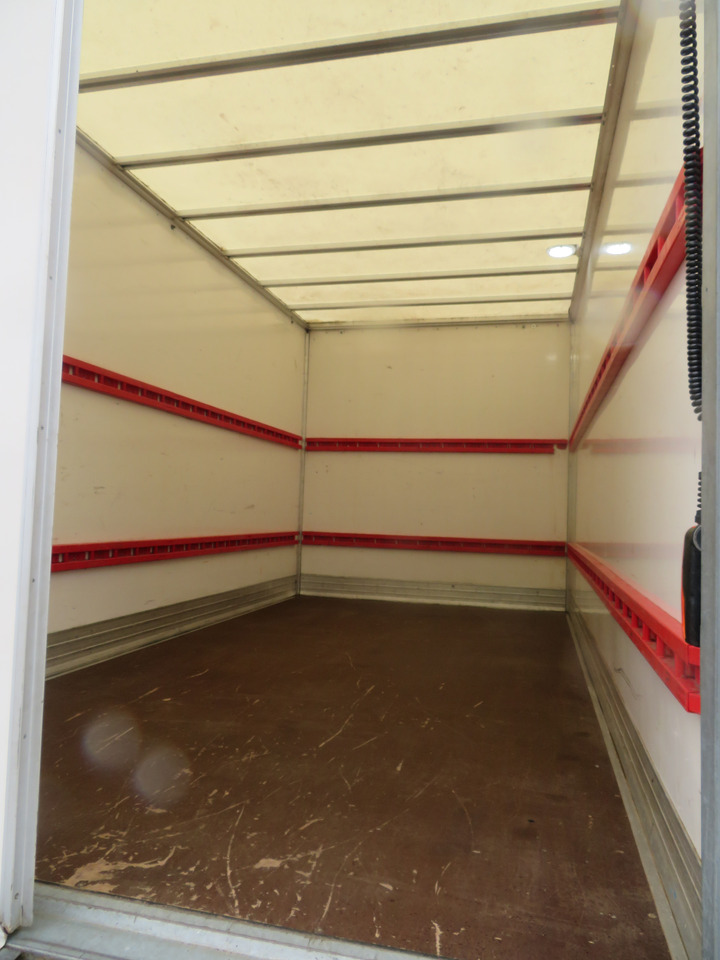 Fourgon grand volume Ford Transit 2.0TDCi: photos 8