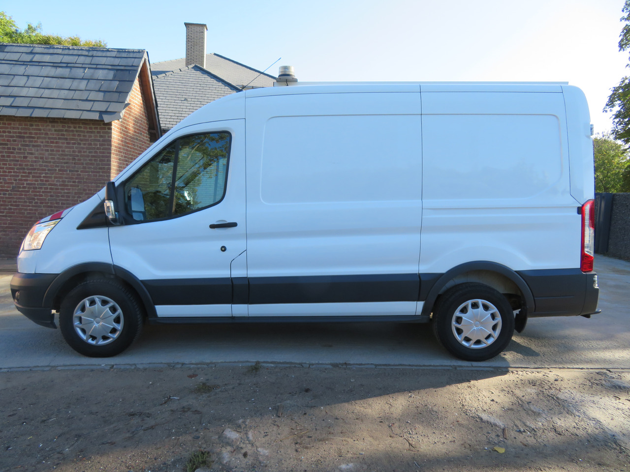 Ford Transit 2.0TDCi - Fourgon utilitaire: photos 4 Ford Transit 2.0TDCi - Fourgon utilitaire: photos 4