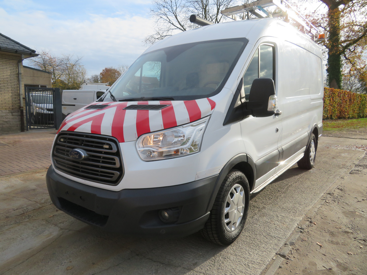 Ford Transit 2.0TDCi - L2H2 - Fourgon utilitaire: photos 3 Ford Transit 2.0TDCi - L2H2 - Fourgon utilitaire: photos 3