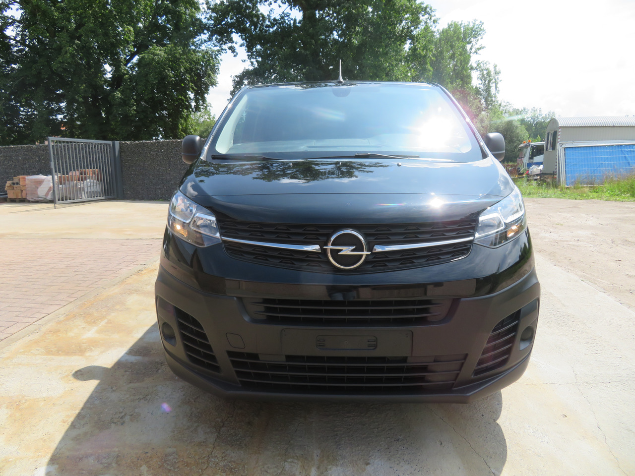 OPEL Vivaro Edition 2.0 Turbo - L2H1 - Fourgonnette: photos 2 OPEL Vivaro Edition 2.0 Turbo - L2H1 - Fourgonnette: photos 2