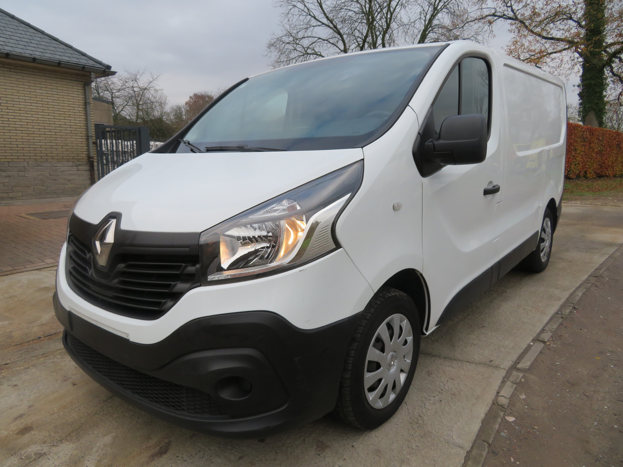 Renault Trafic 1.6dCi L1H1 - Fourgonnette: photos 3 Renault Trafic 1.6dCi L1H1 - Fourgonnette: photos 3
