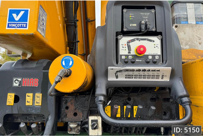 Camion grue DAF CF 85.410 SC, Euro 5, 8x2 / Hiab 422 EP5 + Radio / 5x extendable: photos 6