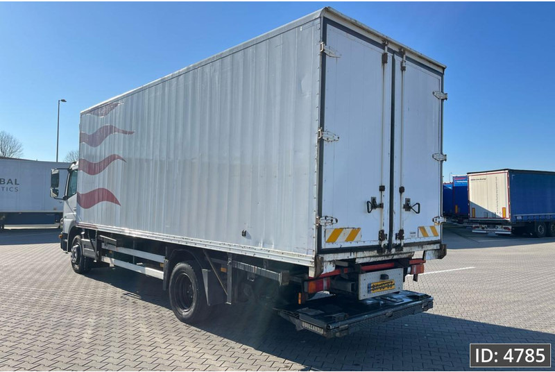 Mercedes-Benz Atego 1318 Day Cab, Euro 5, BDF / EPS automatic / DHOLLANDIA 2000KG - Camion porte-conteneur/ Caisse mobile: photos 2 Mercedes-Benz Atego 1318 Day Cab, Euro 5, BDF / EPS automatic / DHOLLANDIA 2000KG - Camion porte-conteneur/ Caisse mobile: photos 2