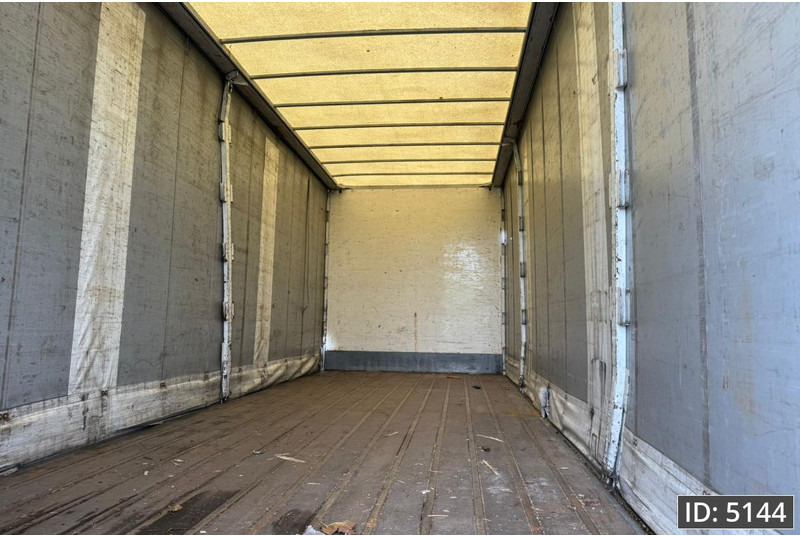 Scania P230 Day Cab, Euro 5, / Manual / 750x248x260 / DHOLLANDIA - Camion à rideaux coulissants: photos 5 Scania P230 Day Cab, Euro 5, / Manual / 750x248x260 / DHOLLANDIA - Camion à rideaux coulissants: photos 5