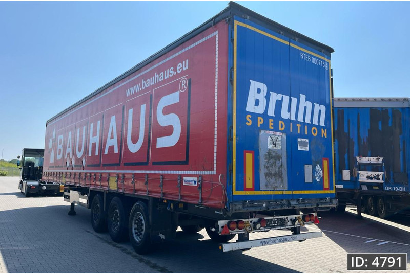 Schmitz Cargobull SCB*S3T / Disk brakes - Semi-remorque rideaux coulissants: photos 2 Schmitz Cargobull SCB*S3T / Disk brakes - Semi-remorque rideaux coulissants: photos 2