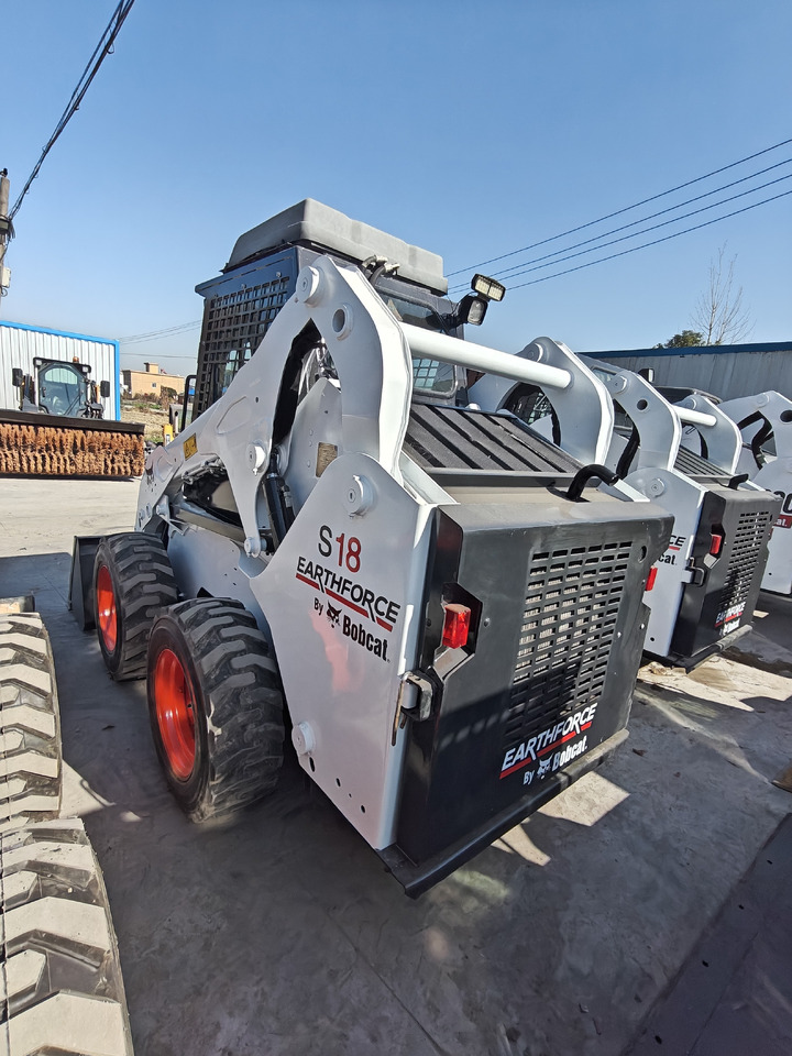 BOBCAT S18 Skid Steer Loader Click for Disconunt - Mini chargeuse: photos 4 BOBCAT S18 Skid Steer Loader Click for Disconunt - Mini chargeuse: photos 4