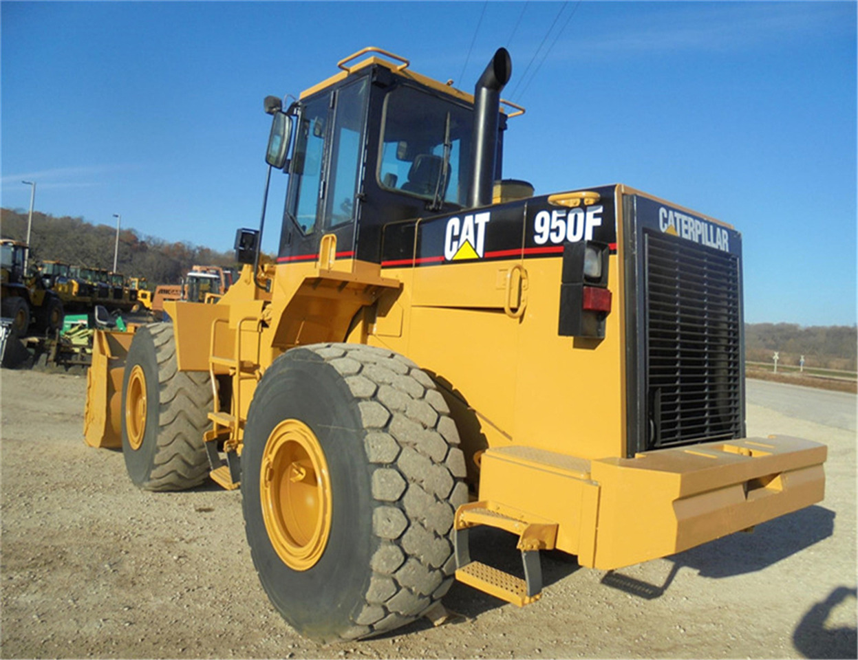 CATERPILLAR 950F - Mini chargeuse: photos 1 CATERPILLAR 950F - Mini chargeuse: photos 1