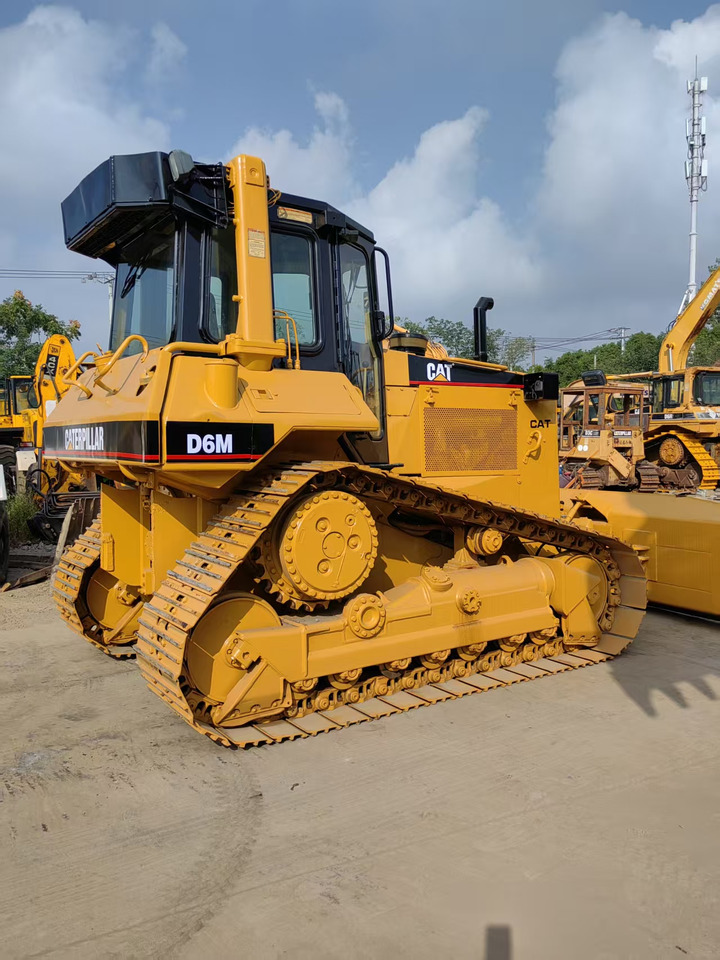 CATERPILLAR Bulldozer D6M Click Here for Discount - Bulldozer: photos 1 CATERPILLAR Bulldozer D6M Click Here for Discount - Bulldozer: photos 1