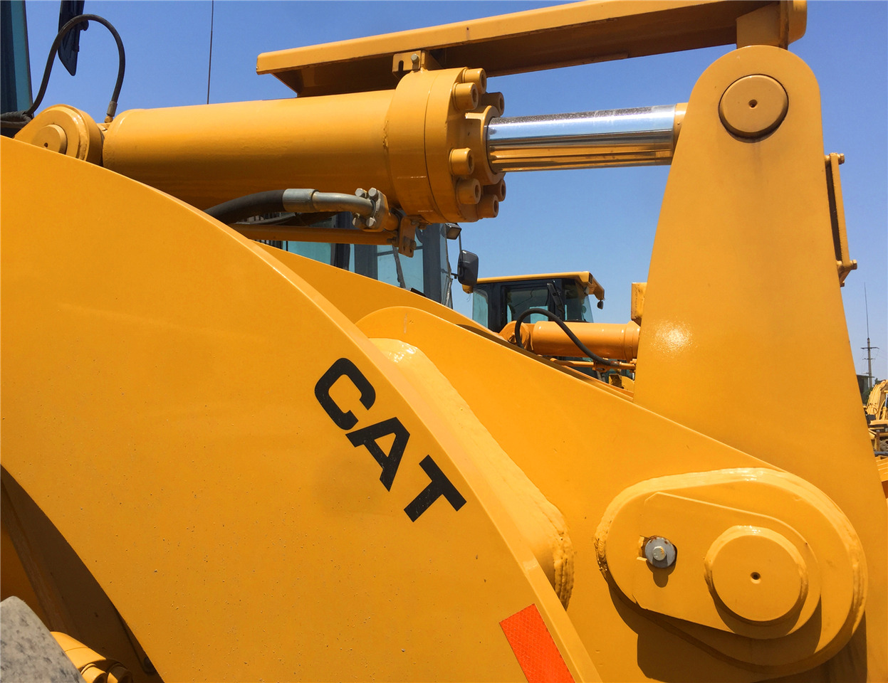 CATERPILLAR Wheel Loader 966H Click Here for Discount - Chargeuse sur pneus: photos 3 CATERPILLAR Wheel Loader 966H Click Here for Discount - Chargeuse sur pneus: photos 3