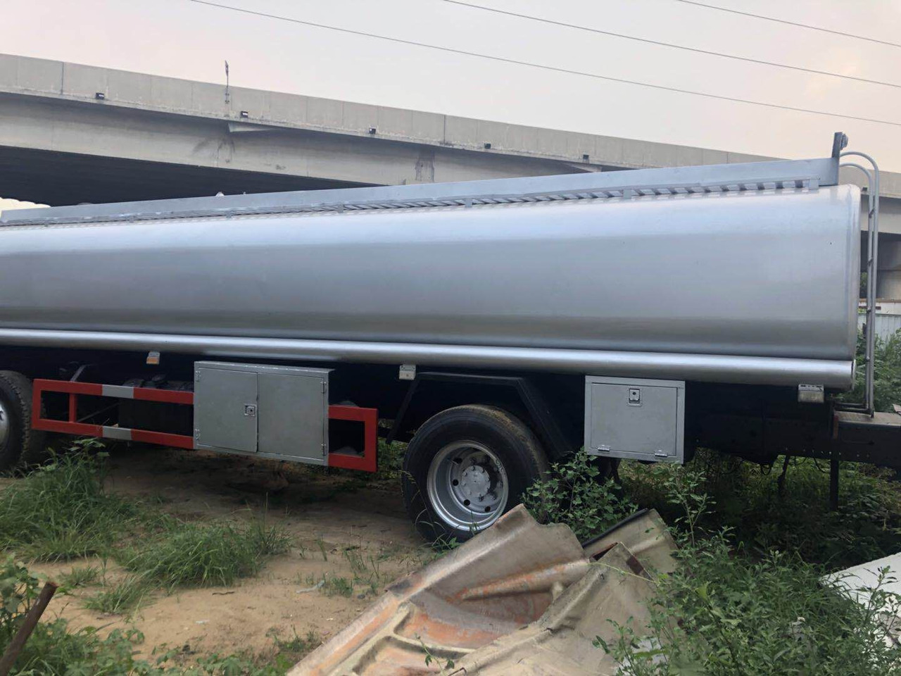 DONGFENG fuel tanker CLICK HERE FOR DISCOUNT - Camion citerne: photos 5 DONGFENG fuel tanker CLICK HERE FOR DISCOUNT - Camion citerne: photos 5
