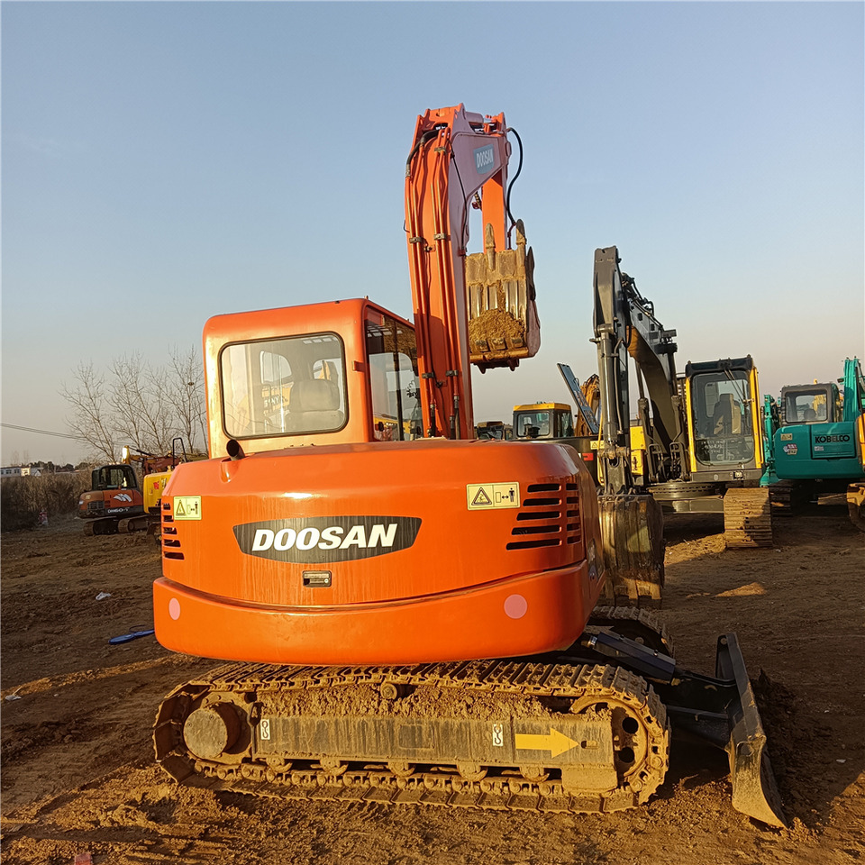 DOOSAN DH80 - Pelle sur chenille: photos 3 DOOSAN DH80 - Pelle sur chenille: photos 3