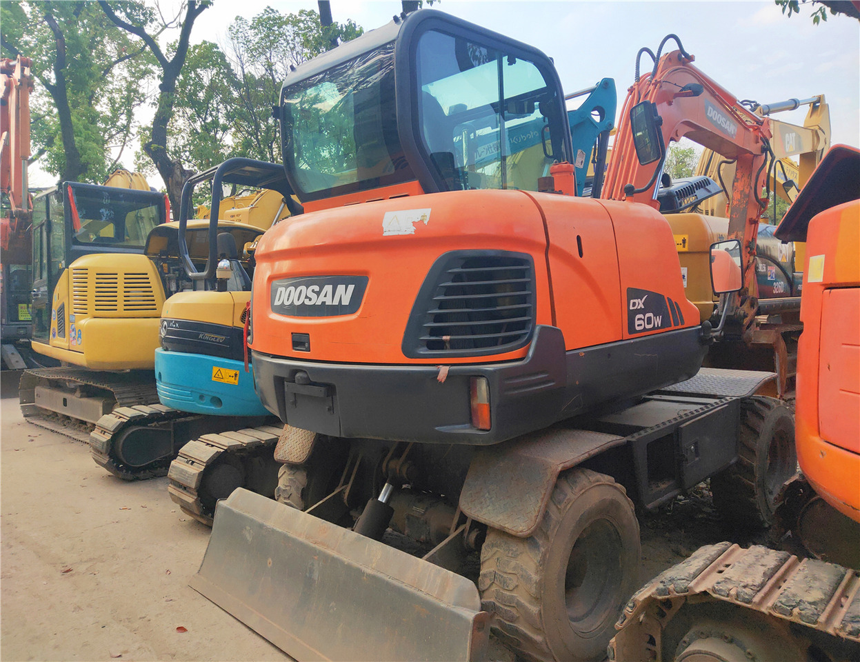 DOOSAN Mini Excavator DX60W Click Here for Discount - Mini pelle: photos 1 DOOSAN Mini Excavator DX60W Click Here for Discount - Mini pelle: photos 1