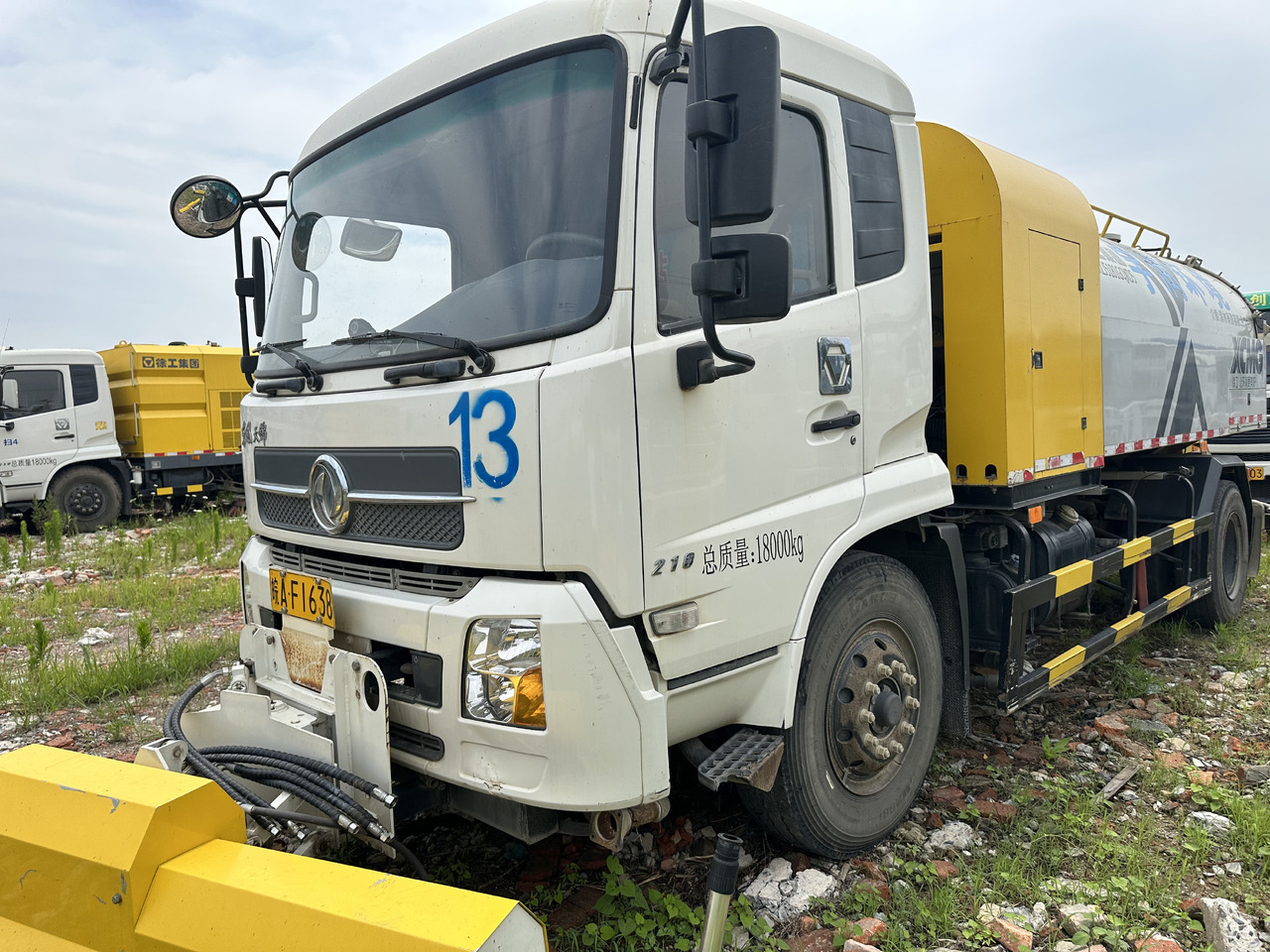Dongfeng Large Vacuum Suction Truck - Camion vidangeur: photos 5 Dongfeng Large Vacuum Suction Truck - Camion vidangeur: photos 5