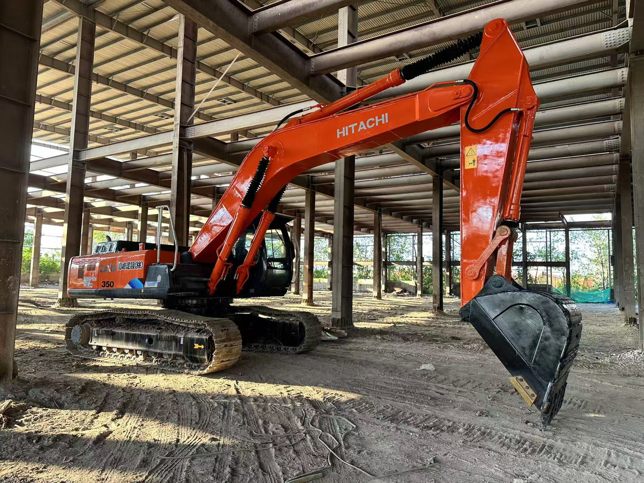 HITACHI ZX350 Excavator Click for Discount - Pelle sur chenille: photos 3 HITACHI ZX350 Excavator Click for Discount - Pelle sur chenille: photos 3