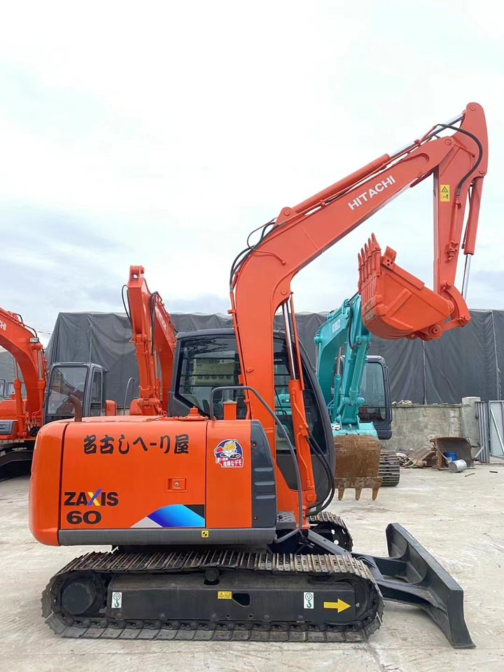 HITACHI ZX60 - Pelle sur chenille: photos 2 HITACHI ZX60 - Pelle sur chenille: photos 2