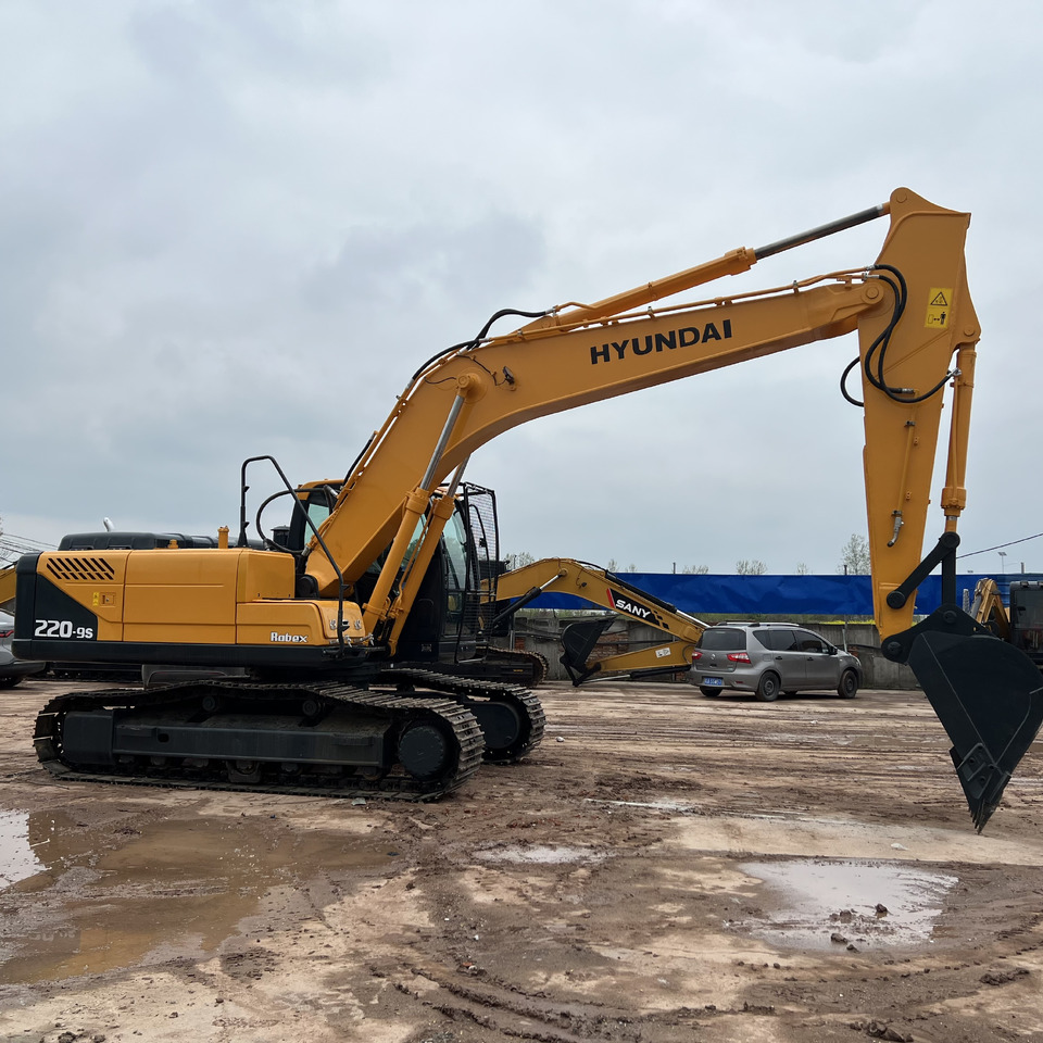HYUNDAI R220-9S - Pelle sur chenille: photos 3 HYUNDAI R220-9S - Pelle sur chenille: photos 3