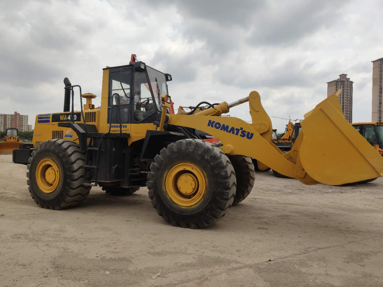 KOMATSU WA470-3 Wheel Loader Click for Discount - Chargeuse sur pneus: photos 3 KOMATSU WA470-3 Wheel Loader Click for Discount - Chargeuse sur pneus: photos 3