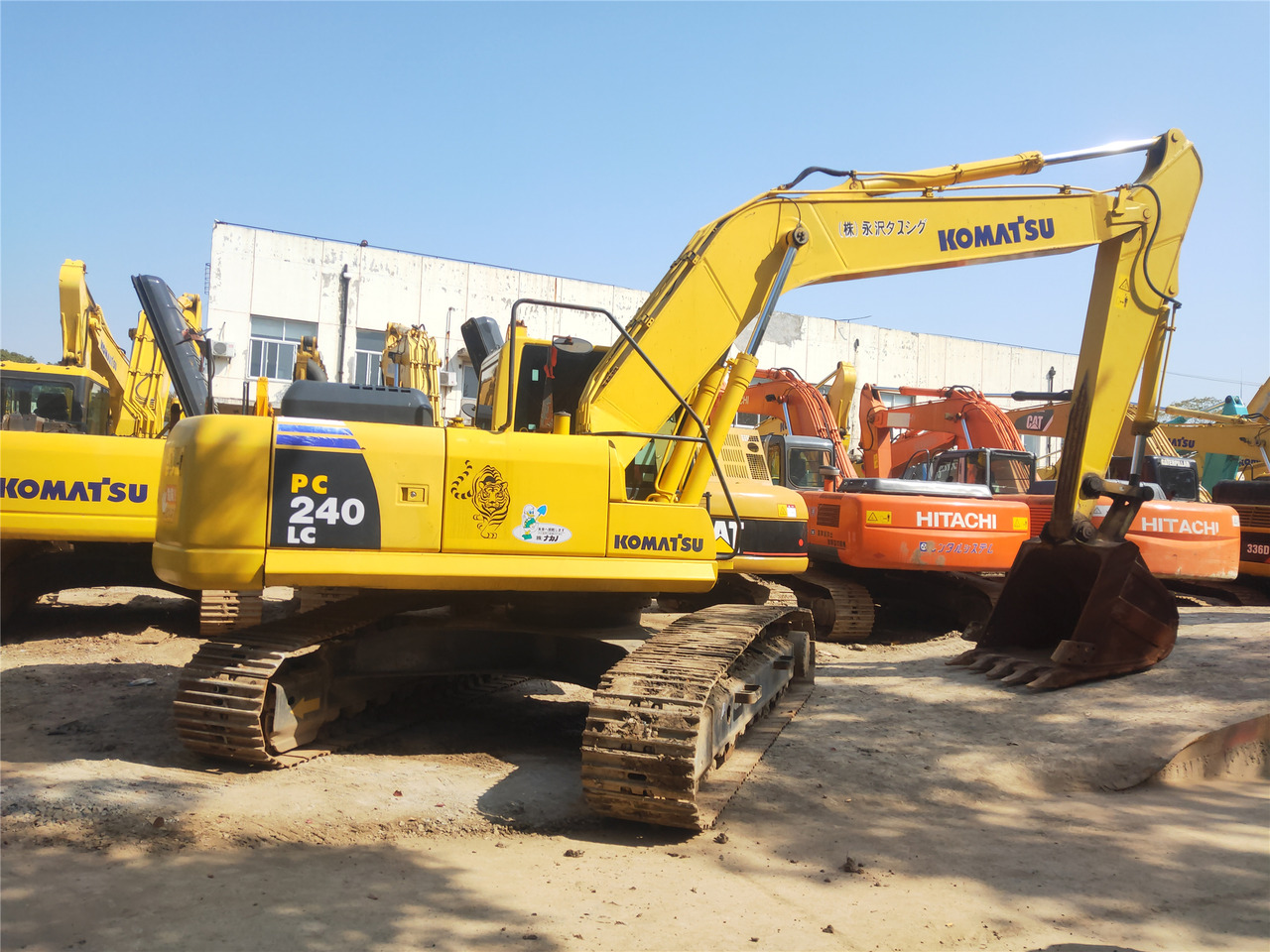Komatsu Crawler Excavator PC240-8 - Pelle sur chenille: photos 3 Komatsu Crawler Excavator PC240-8 - Pelle sur chenille: photos 3