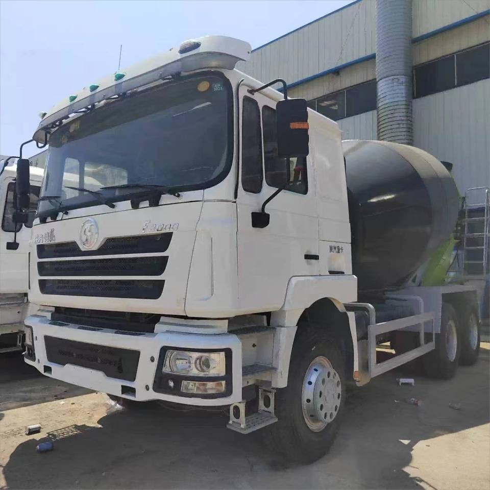 SHACMAN F3000 Cement Mixer Truck - Camion malaxeur: photos 2 SHACMAN F3000 Cement Mixer Truck - Camion malaxeur: photos 2