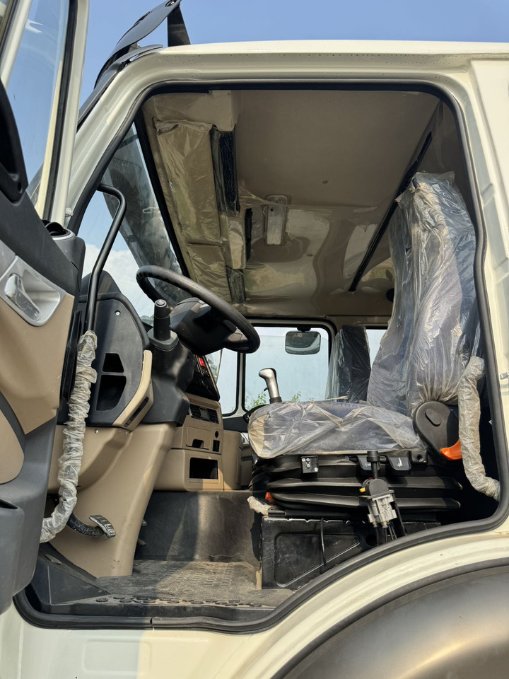 SINOTRUK HOWO Dump Truck 8x4 Click Here for Discount - Camion benne: photos 5 SINOTRUK HOWO Dump Truck 8x4 Click Here for Discount - Camion benne: photos 5