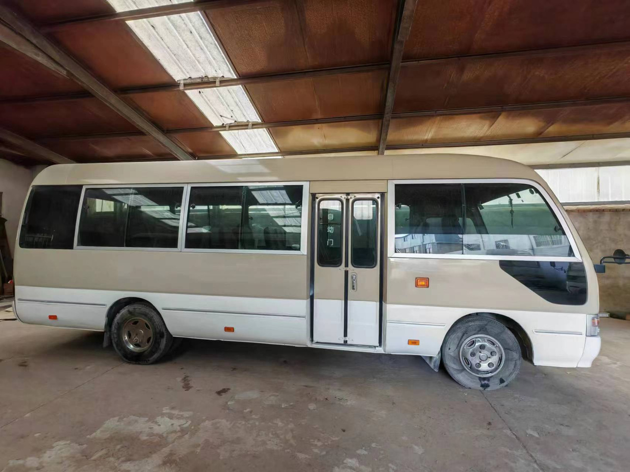 TOYOTA Coach Mini Bus 26 Seats Click Here for Discount - Autocar: photos 1 TOYOTA Coach Mini Bus 26 Seats Click Here for Discount - Autocar: photos 1